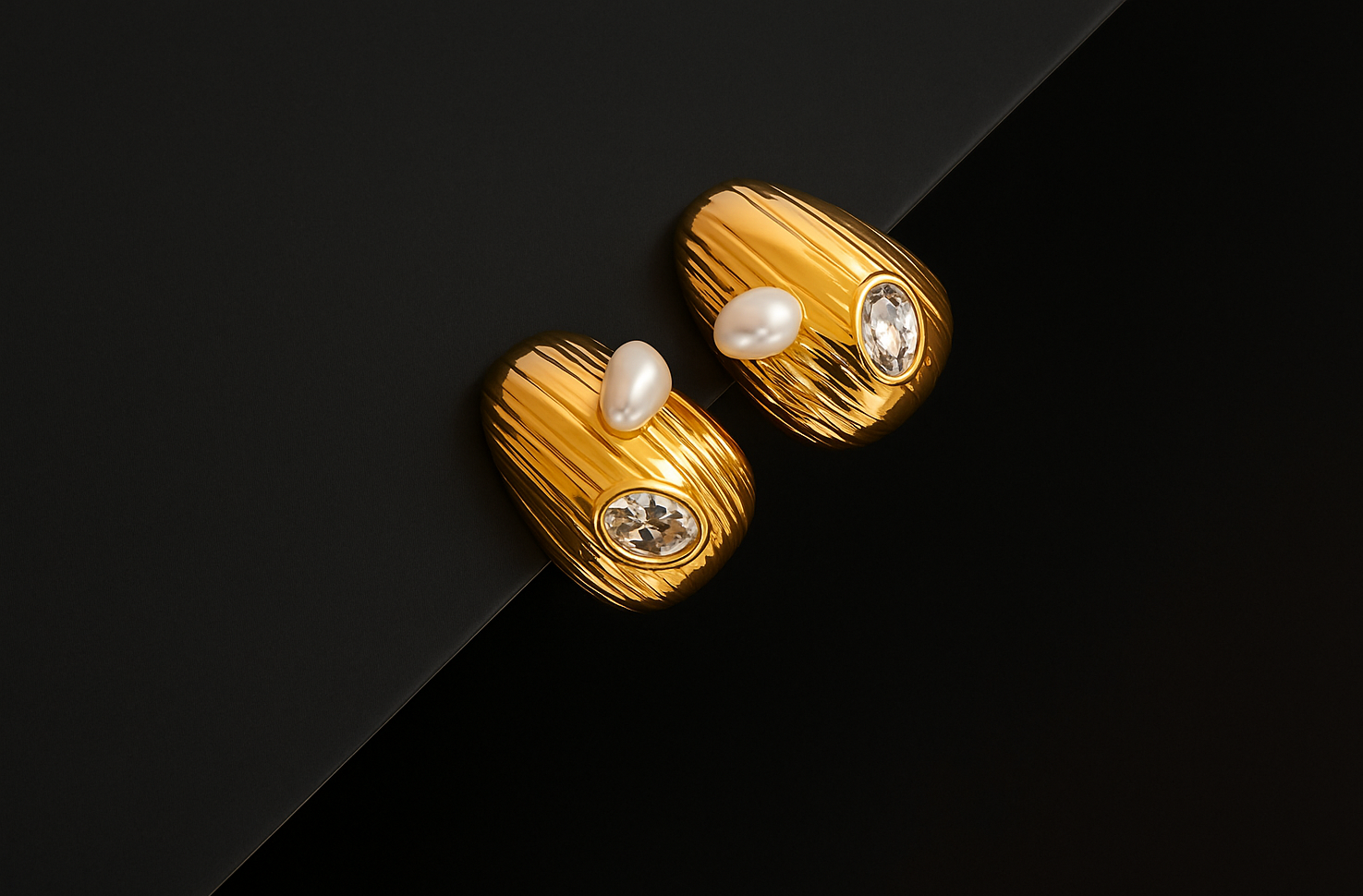Pearl Wink Studs