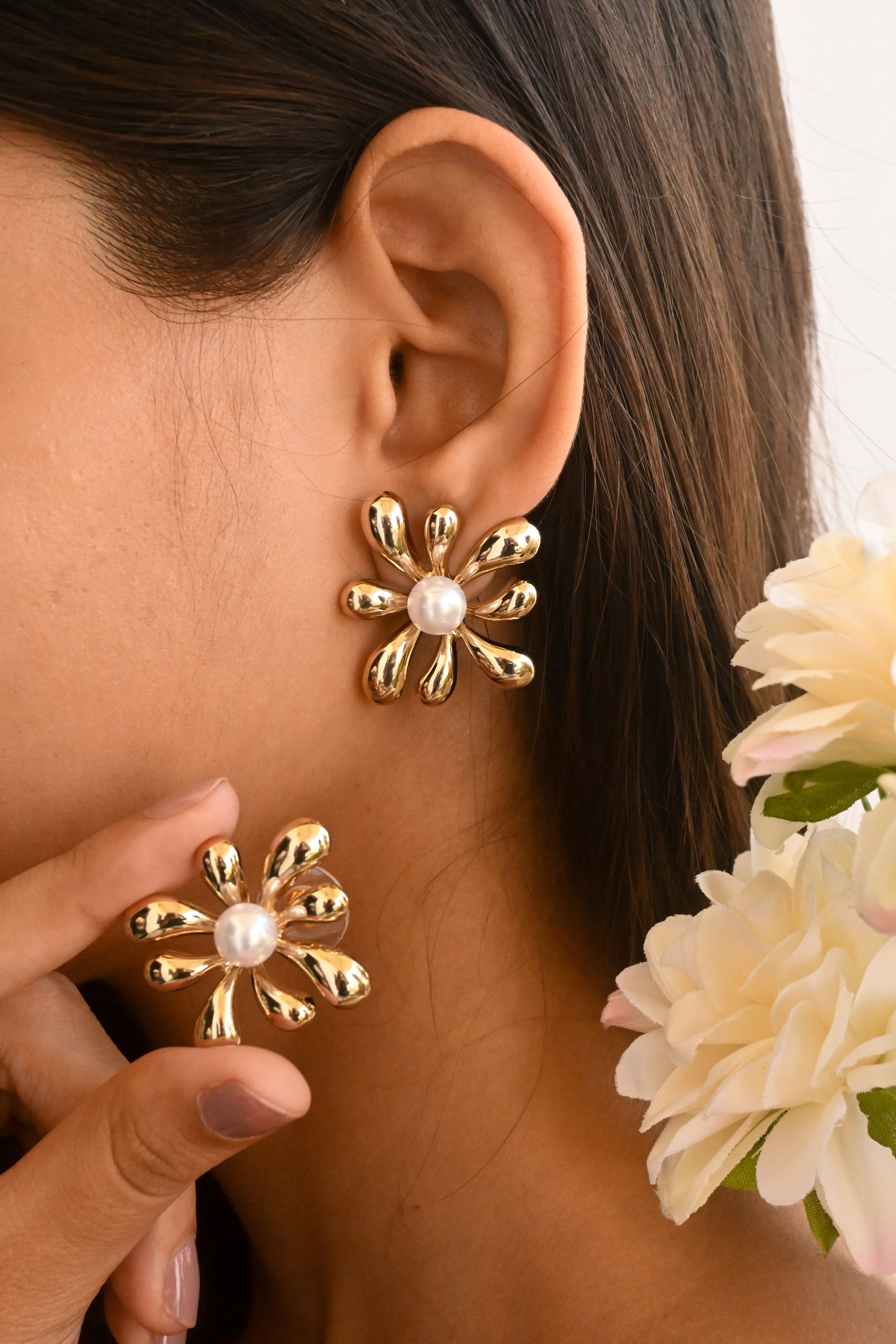 Golden Daisy Studs