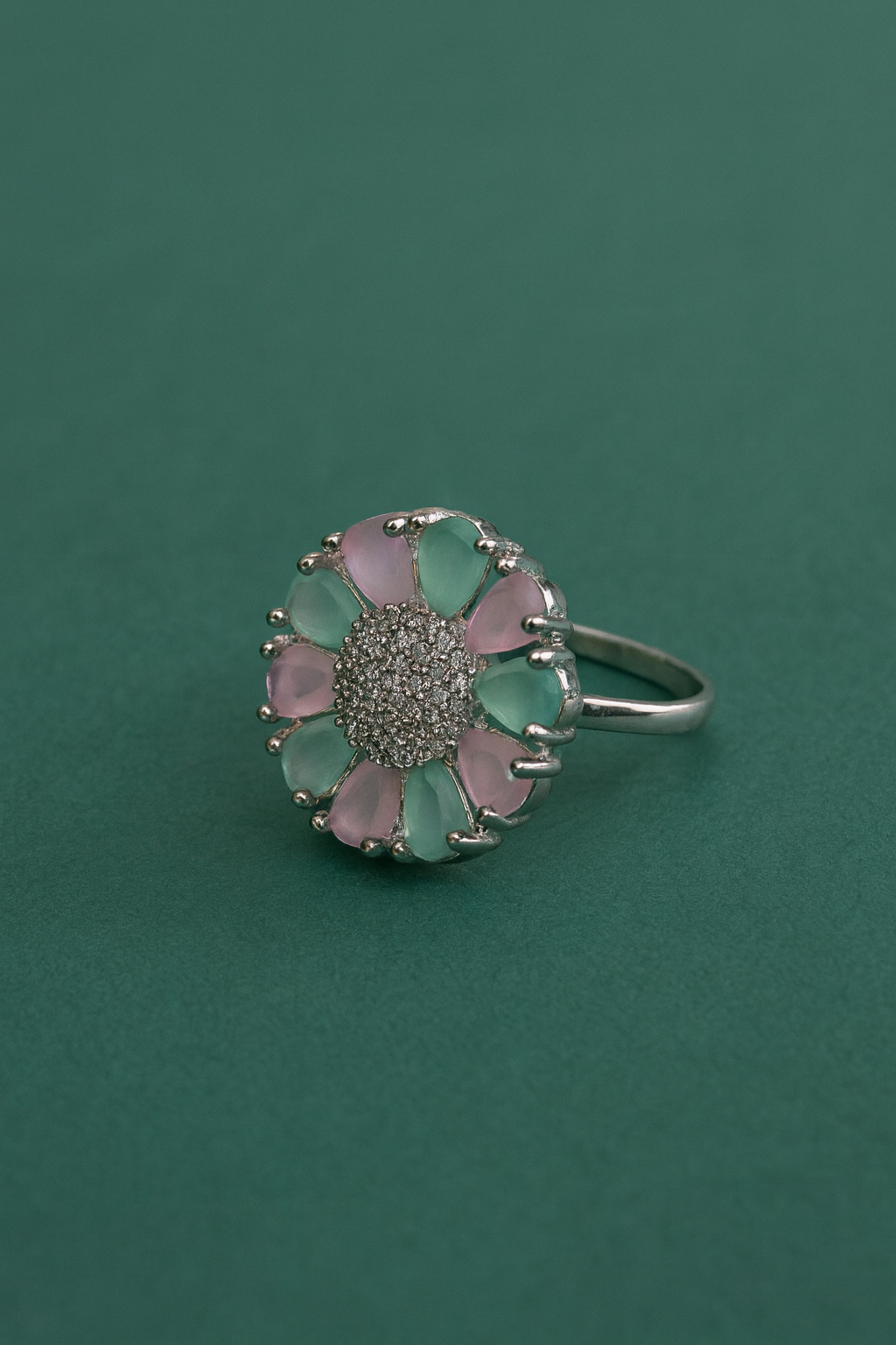 Minty Daisy Green Ring
