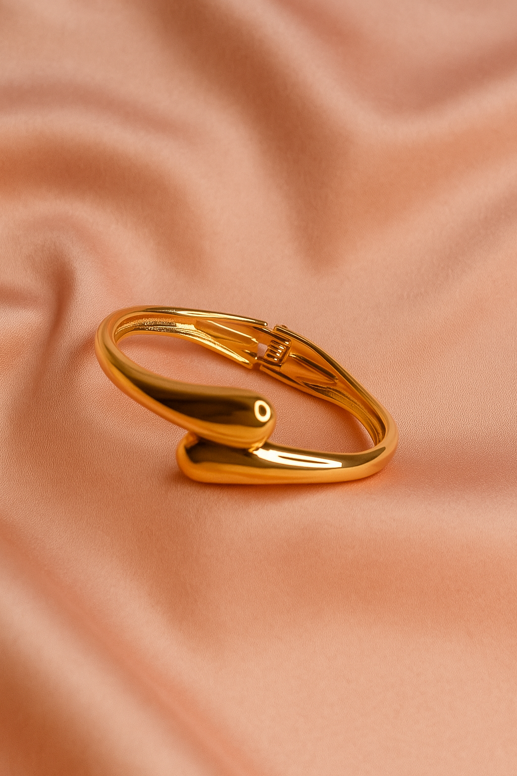 Sleek Curve Bangle